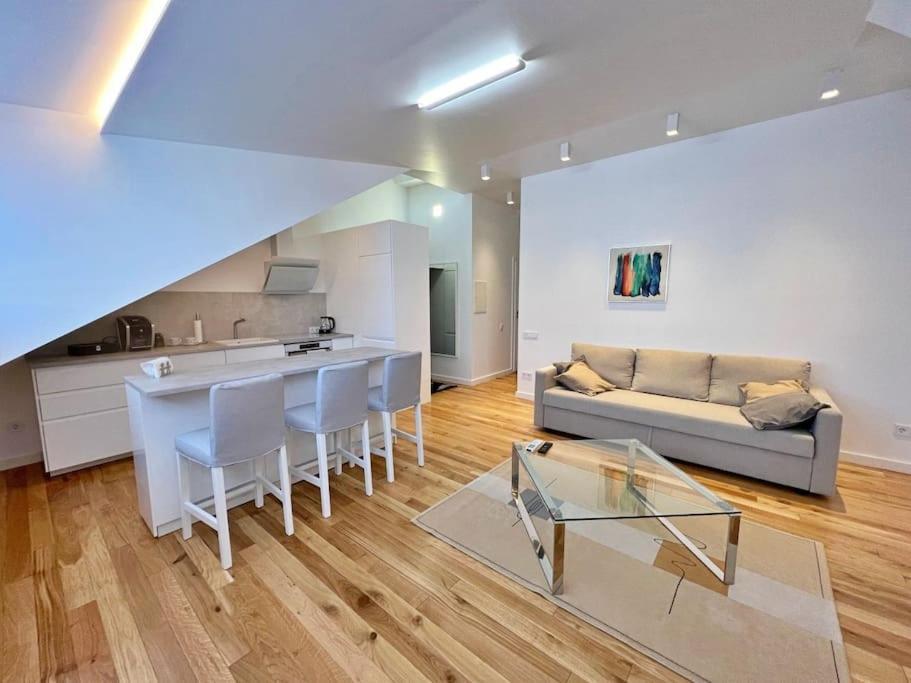 White 1 Bd Old Town Apartment By Hostlovers Kaunas Exteriör bild