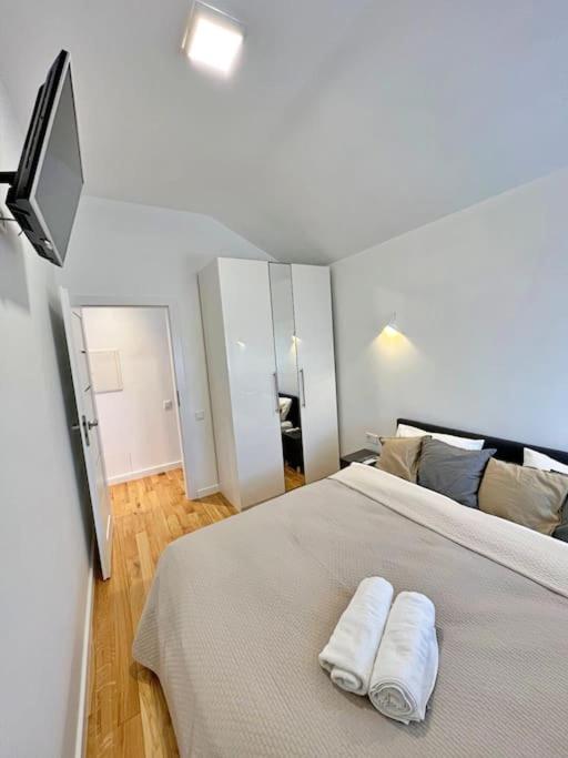 White 1 Bd Old Town Apartment By Hostlovers Kaunas Exteriör bild