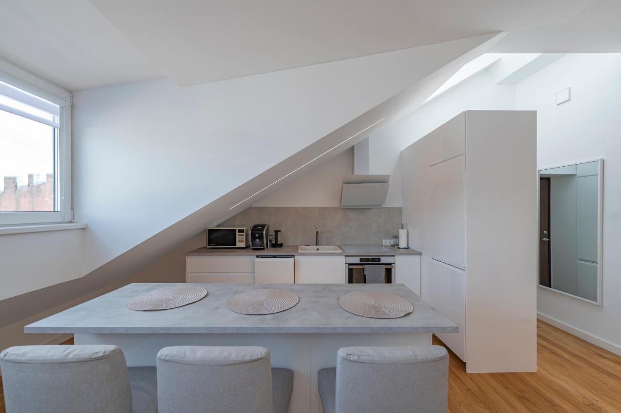 White 1 Bd Old Town Apartment By Hostlovers Kaunas Exteriör bild