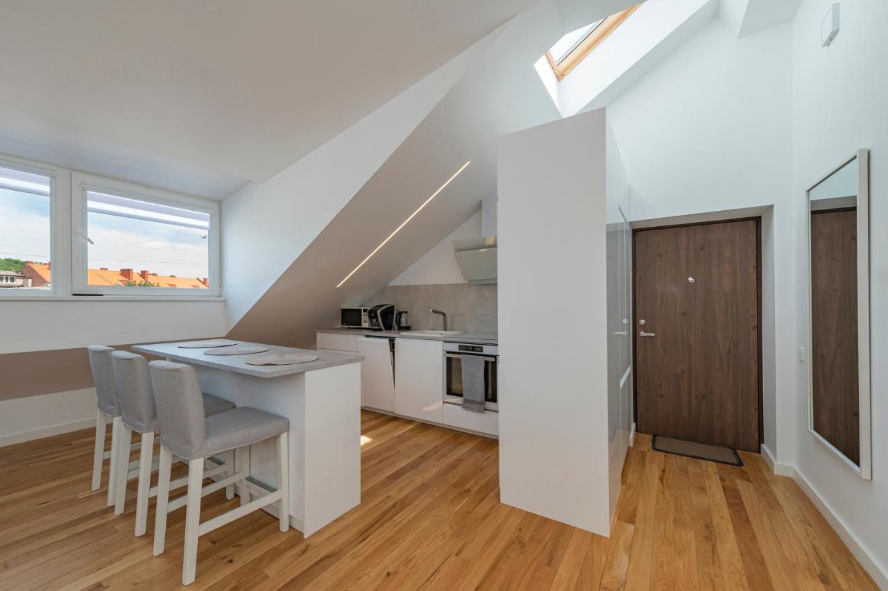 White 1 Bd Old Town Apartment By Hostlovers Kaunas Exteriör bild