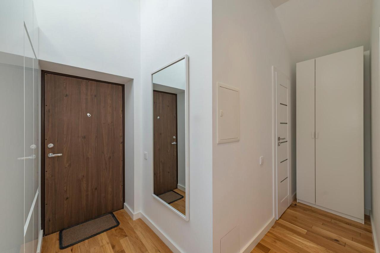 White 1 Bd Old Town Apartment By Hostlovers Kaunas Exteriör bild